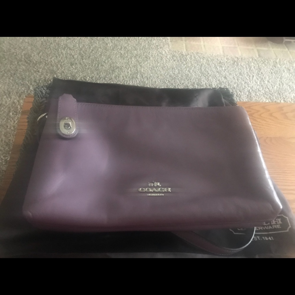 REALLY NICE Coach cross body bag